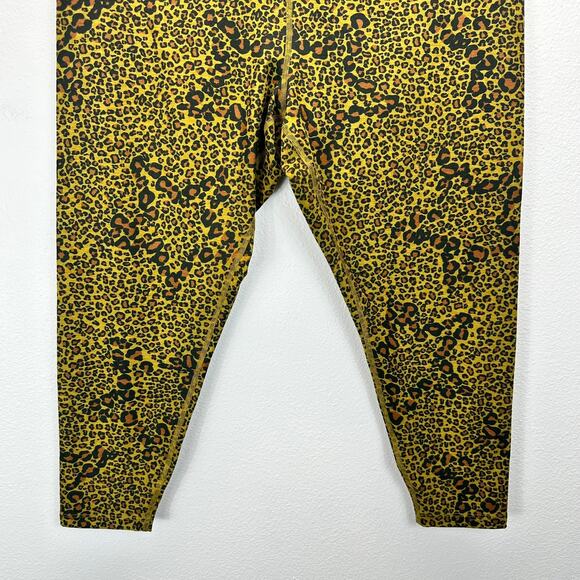 Beyond Yoga Animal Cheetah Print High Waisted Midi Leggings Size 2X - Picture 4 of 14
